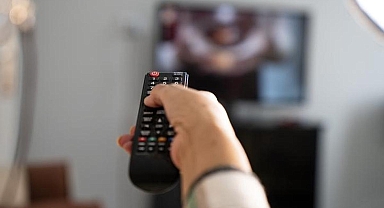 28 ŞUBAT TV YAYIN AKIŞI: Kanal D, TRT 1, TV8, ATV, NOW, Star TV ve Show TVde bugün ne var?