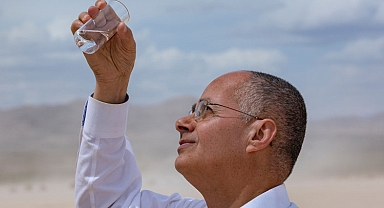 Su krizini çözebilir: Havadan günde 1000 litre su üretiyor